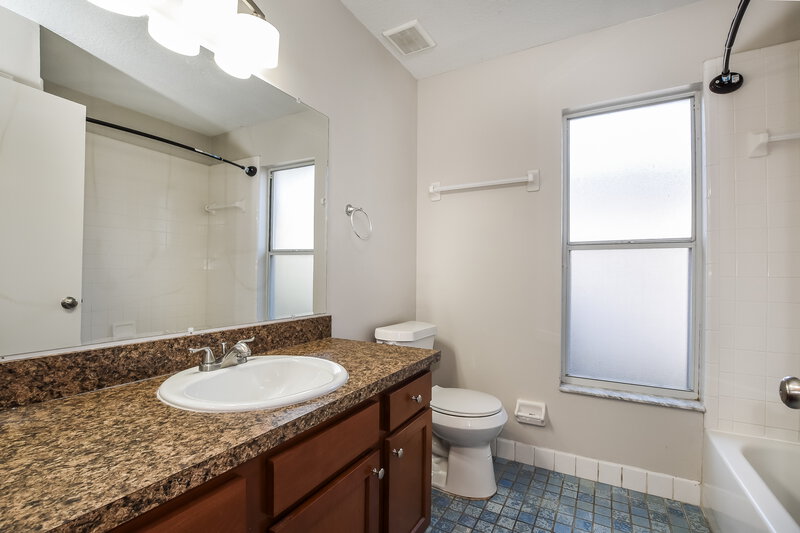 2,085/Mo, 1047 Eagles Forrest Drive Apopka, FL 32712 Bathroom View