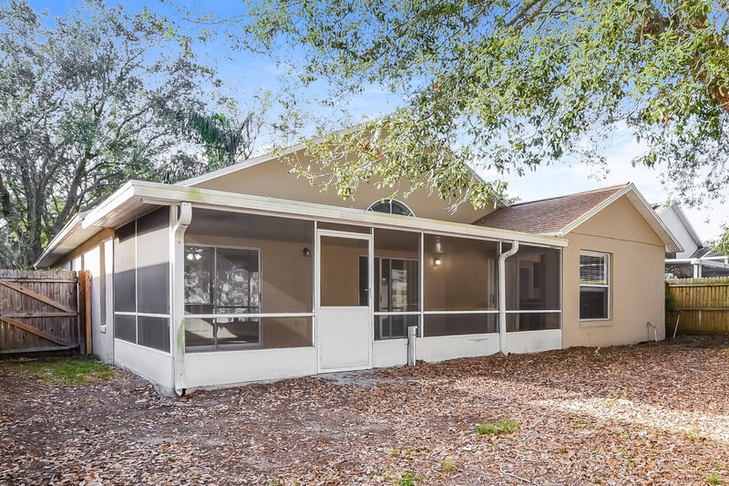 2,085/Mo, 1047 Eagles Forrest Drive Apopka, FL 32712 Rear View