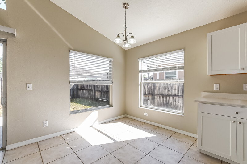 2,225/Mo, 4439 Brookdale Ct Orlando, FL 32826 Dining Room View 2