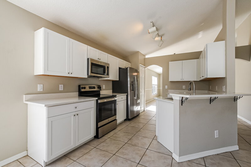 2,225/Mo, 4439 Brookdale Ct Orlando, FL 32826 Kitchen View