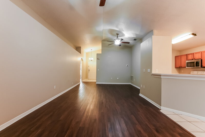 2,210/Mo, 330 Seville Pointe Ave Orlando, FL 32807 Living Room View 2