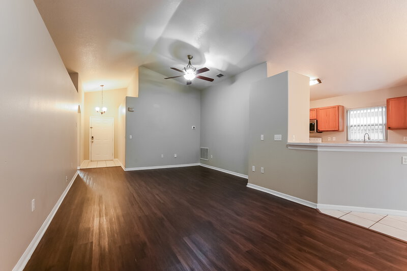 2,210/Mo, 330 Seville Pointe Ave Orlando, FL 32807 Living Room View 3