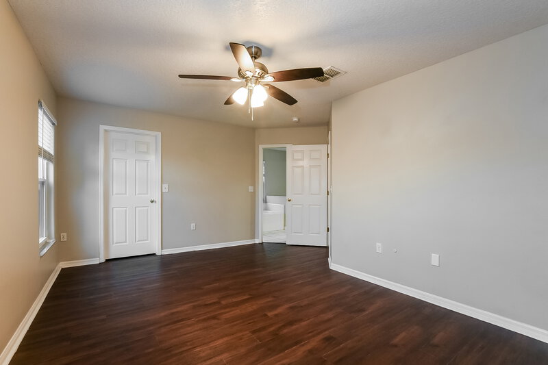 2,210/Mo, 330 Seville Pointe Ave Orlando, FL 32807 Main Bedroom View