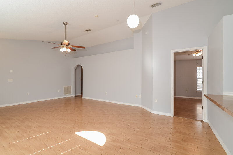 2,080/Mo, 6845 Ebans Bnd Orlando, FL 32807 Living Room View 2
