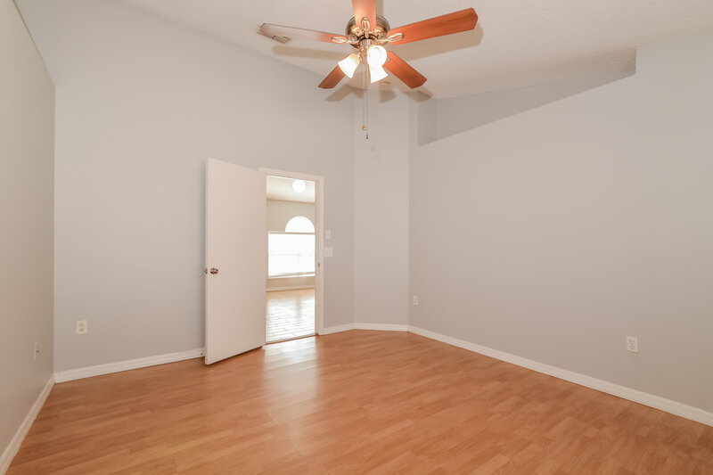 2,080/Mo, 6845 Ebans Bnd Orlando, FL 32807 Main Bedroom View 2