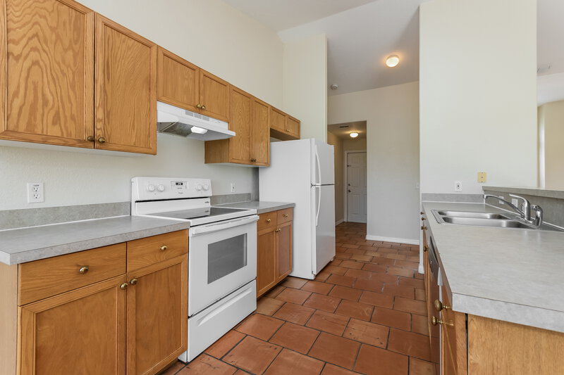 1,920/Mo, 1001 Gary Dr Saint Cloud, FL 34772 Kitchen View