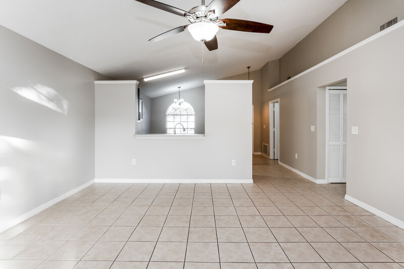 2,185/Mo, 11734 Sindlesham Ct Orlando, FL 32837 Living Room View 2