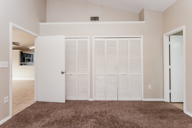 2,185/Mo, 11734 Sindlesham Ct Orlando, FL 32837 Main Bedroom View 2