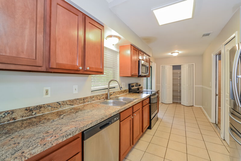 2,125/Mo, 2716 Talladega Drive Orlando, FL 32826 Kitchen View