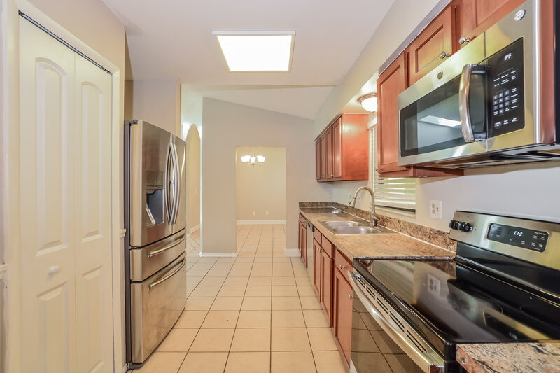 2,125/Mo, 2716 Talladega Drive Orlando, FL 32826 Kitchen View 2