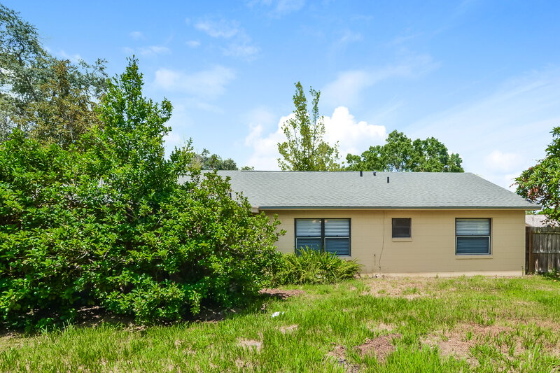 2,125/Mo, 2716 Talladega Drive Orlando, FL 32826 Rear View