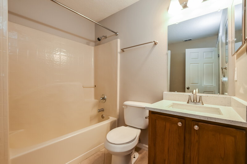 1,795/Mo, 449 Cardinal Ct Kissimmee, FL 34759 Bathroom View