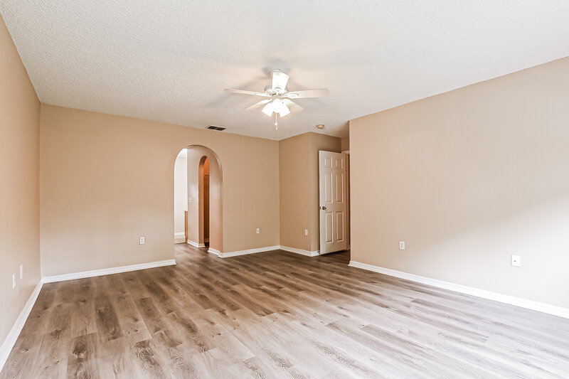 2,225/Mo, 239 Pleasant Gardens Dr Apopka, FL 32703 Main Bedroom View 2