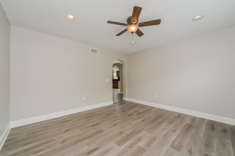 2,575/Mo, 4235 Mendenwood Ln Orlando, FL 32826 Living Room View 2
