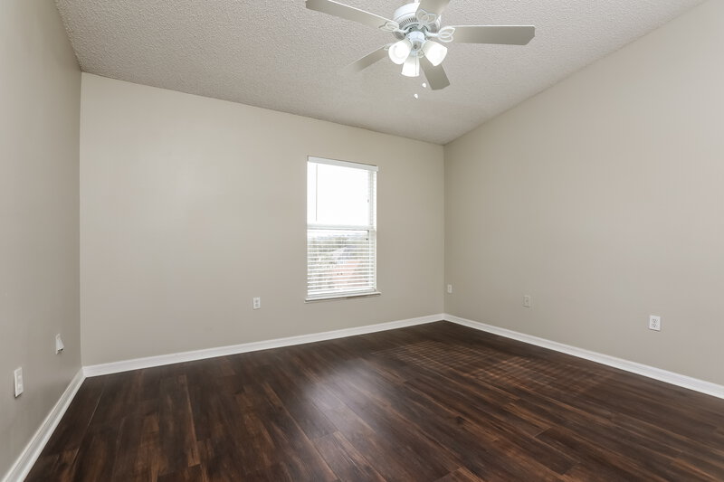 2,120/Mo, 1032 Fox Trail Ave Minneola, FL 34715 Main Bedroom View