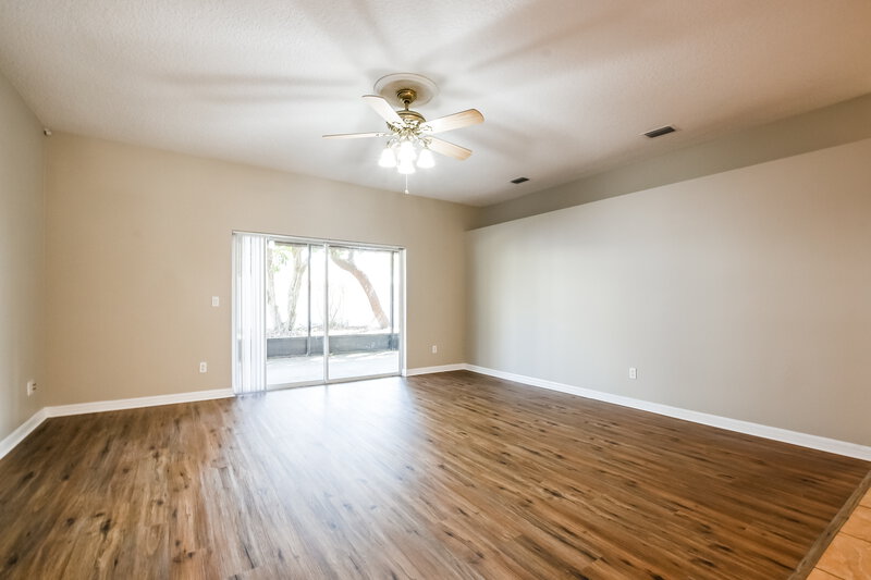 2,580/Mo, 450 Chapelwood Dr Apopka, FL 32712 Main Bedroom View