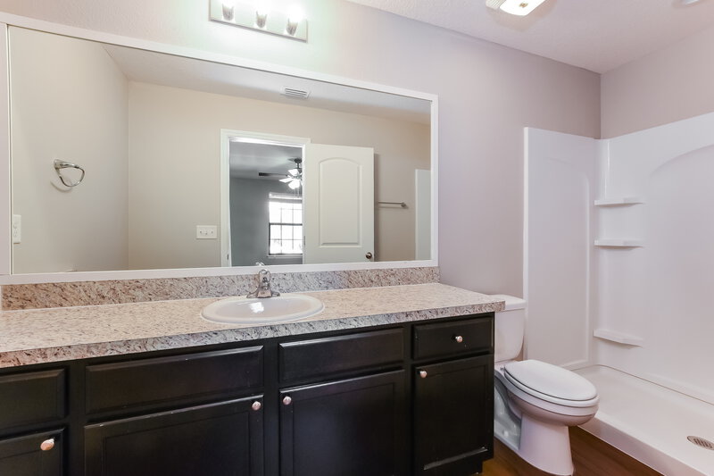 1,970/Mo, 356 Southern Winds Blvd Deland, FL 32720 Main Bathroom View