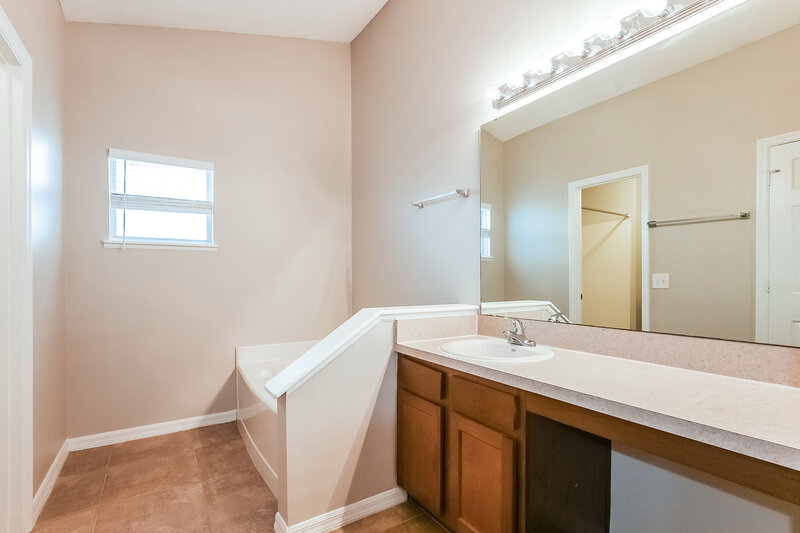 2,475/Mo, 792 Alto Pl Lake Mary, FL 32746 Main Bathroom View