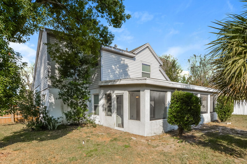 2,045/Mo, 2066 Inge Ct Apopka, FL 32703 Rear View