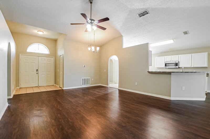 2,080/Mo, 3047 Elbib Drive Saint Cloud, FL 34772 Living Room View 2