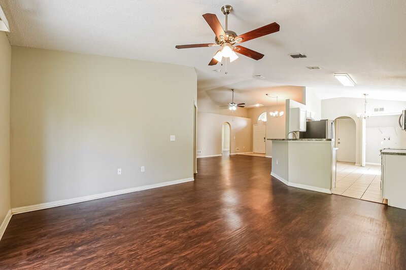 2,080/Mo, 3047 Elbib Drive Saint Cloud, FL 34772 Living Room View 5