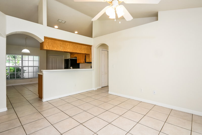 2,085/Mo, 2926 Jebidiah Loop Saint Cloud, FL 34772 Family Room View 2