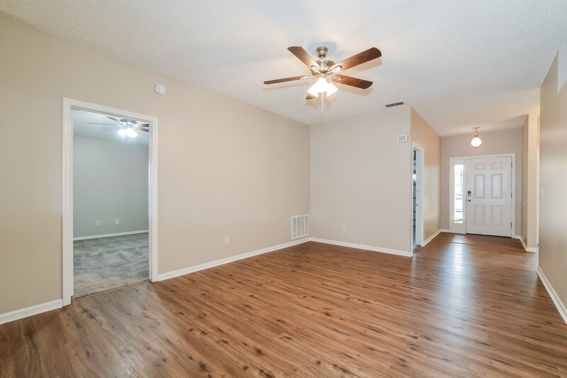 2,070/Mo, 7719 Brookway St Orlando, FL 32817 Living Room View