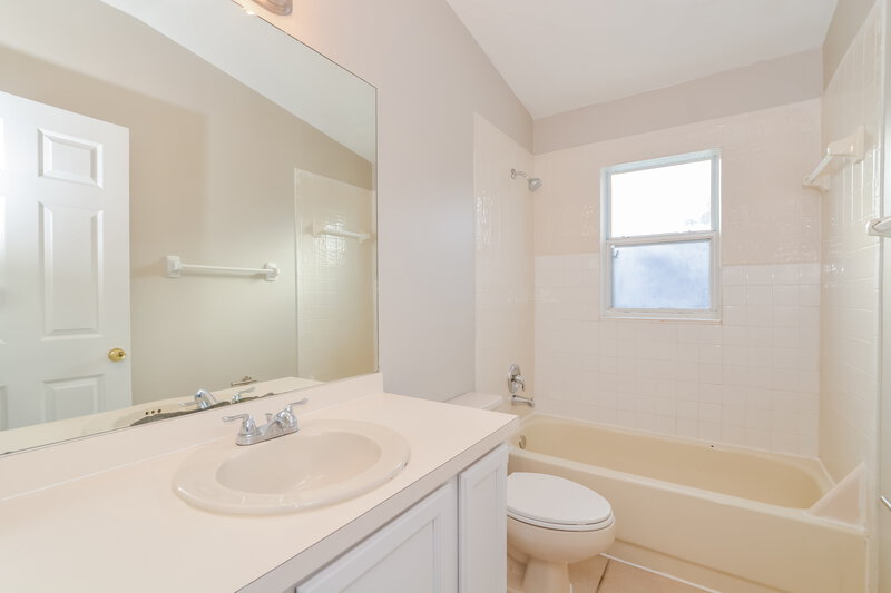 2,070/Mo, 7719 Brookway St Orlando, FL 32817 Bathroom View