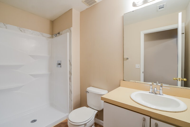 2,225/Mo, 10546 Rocking a Run Orlando, FL 32825 Main Bathroom View
