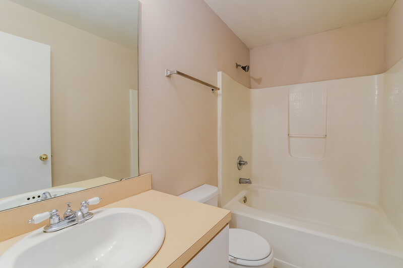 2,225/Mo, 10546 Rocking a Run Orlando, FL 32825 Bathroom View