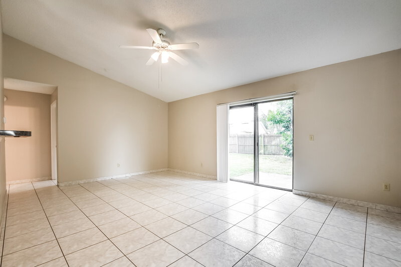 2,045/Mo, 2711 Ashley Ct Kissimmee, FL 34743 Family Room View
