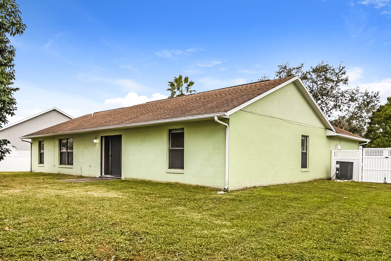 2,045/Mo, 2711 Ashley Ct Kissimmee, FL 34743 Rear View