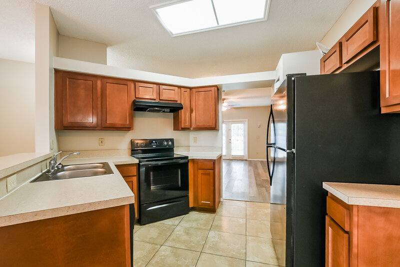 2,150/Mo, 336 Cello Cir Winter Springs, FL 32708 Kitchen View