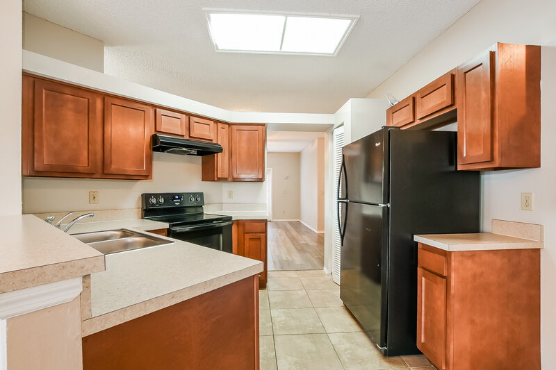 2,150/Mo, 336 Cello Cir Winter Springs, FL 32708 Kitchen View 2