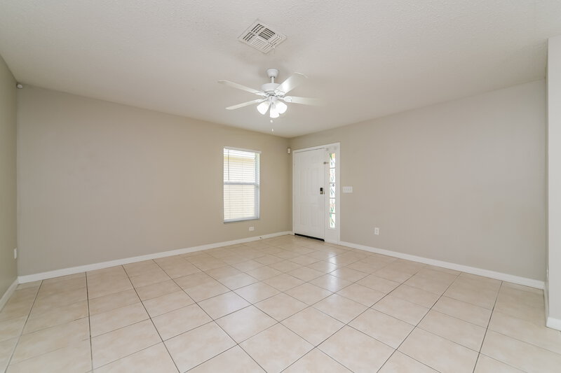 2,060/Mo, 213 Owenshire Cir Kissimmee, FL 34744 Living Room View 2