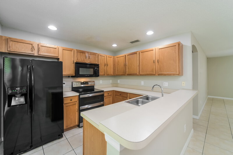 2,060/Mo, 213 Owenshire Cir Kissimmee, FL 34744 Kitchen View