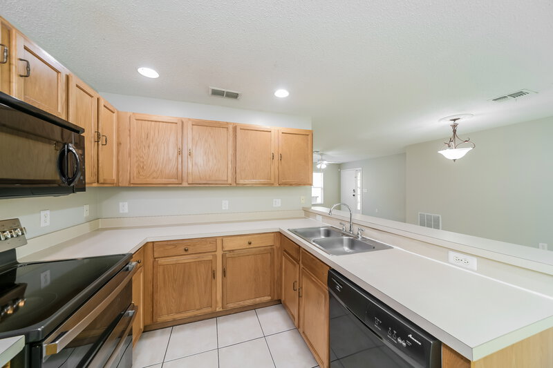 2,060/Mo, 213 Owenshire Cir Kissimmee, FL 34744 Kitchen View 2