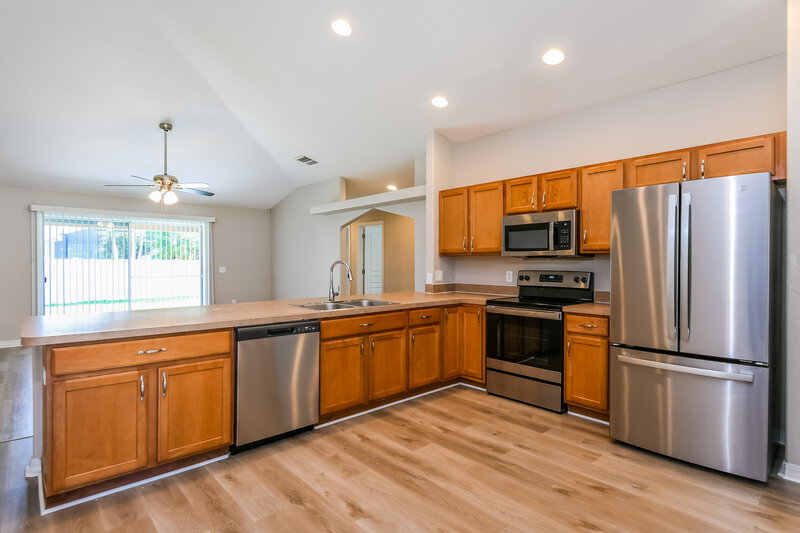 2,375/Mo, 2813 Latter Day Ct Saint Cloud, FL 34772 Kitchen View