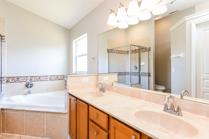 2,375/Mo, 2813 Latter Day Ct Saint Cloud, FL 34772 Main Bathroom View