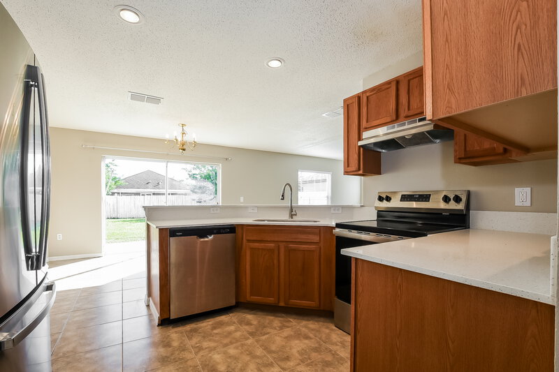 2,085/Mo, 2402 Ashecroft Dr Kissimmee, FL 34744 Kitchen View 2