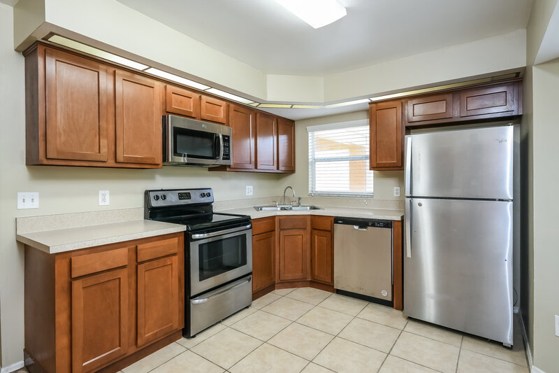 2,370/Mo, 307 Sanddollar Ct Kissimmee, FL 34743 Kitchen View 2