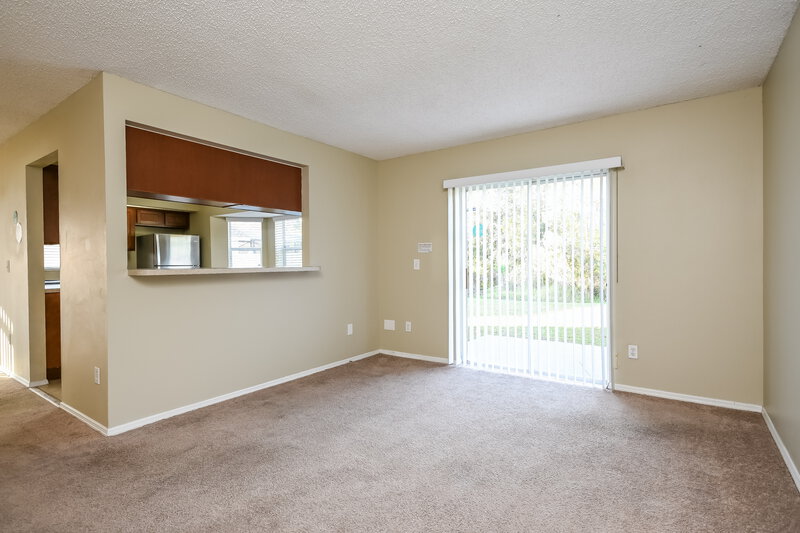 2,370/Mo, 307 Sanddollar Ct Kissimmee, FL 34743 Family Room View