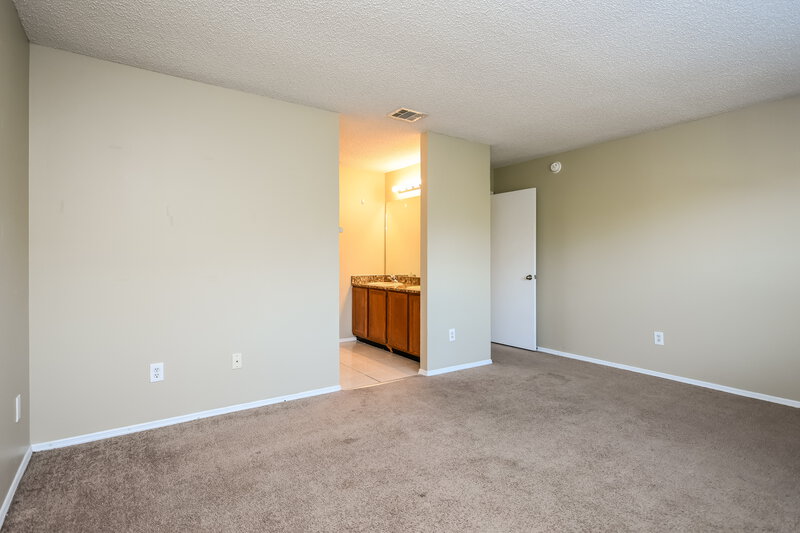 2,370/Mo, 307 Sanddollar Ct Kissimmee, FL 34743 Main Bedroom View 2