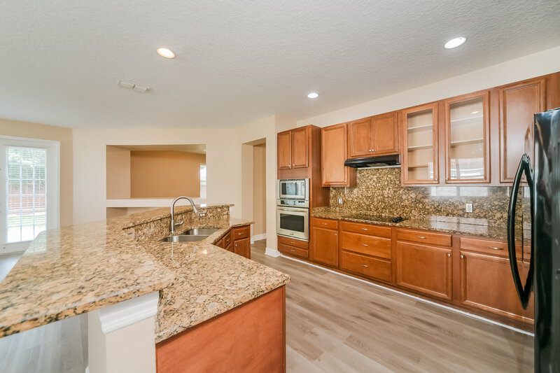 2,380/Mo, 2057 Bearing Ln Kissimmee, FL 34744 Kitchen View