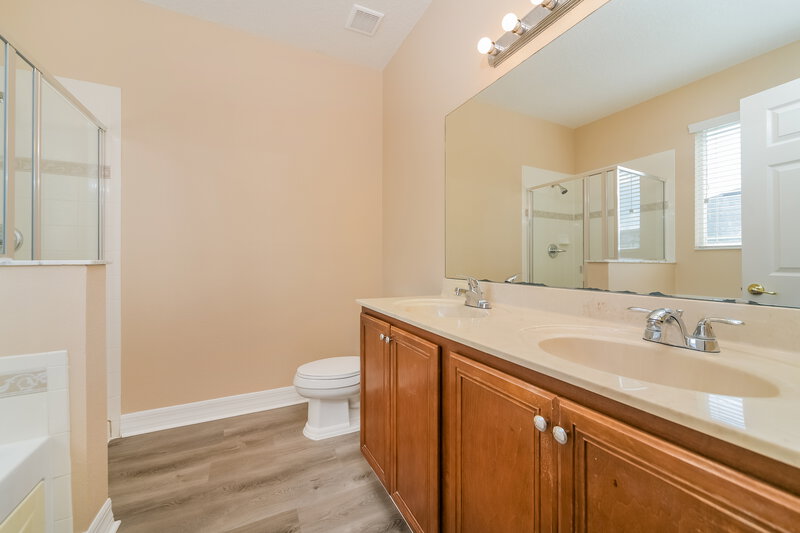2,380/Mo, 2057 Bearing Ln Kissimmee, FL 34744 Bathroom View