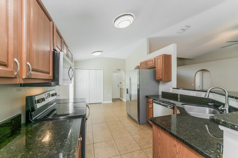 2,130/Mo, 5470 Silver Thistle Ln Saint Cloud, FL 34772 Kitchen View