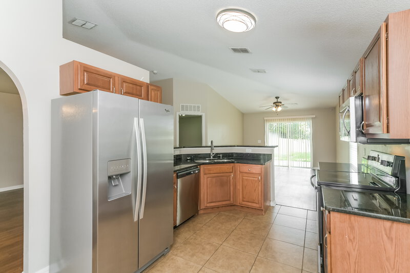2,130/Mo, 5470 Silver Thistle Ln Saint Cloud, FL 34772 Kitchen View 2
