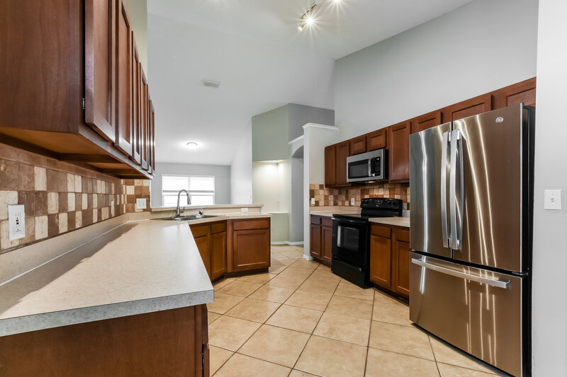 2,405/Mo, 2430 Winchester Blvd Kissimmee, FL 34743 Kitchen View 2