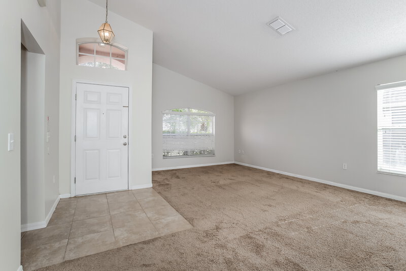 2,285/Mo, 1300 Creekview Ct Saint Cloud, FL 34772 Living Room View 2