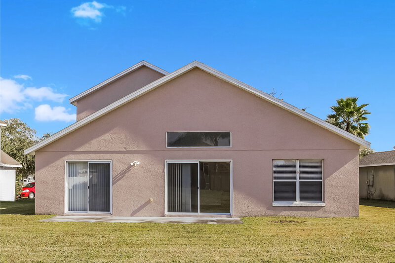 2,285/Mo, 1300 Creekview Ct Saint Cloud, FL 34772 Rear View